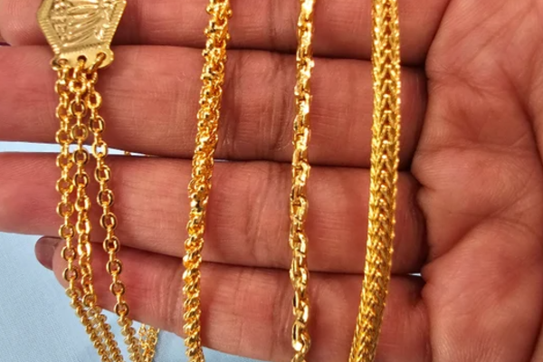 21 ஆண்டுக்கு முன் தொலைத்த தங்க சங்கிலி; அஞ்சலில் வந்த சர்ப்ரைஸ்! | Thief Returns Stolen Gold Chain After 21 Years