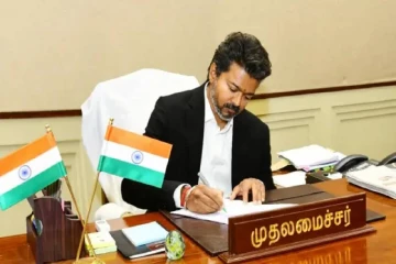 மதிய உணவை கையில் எடுத்து வந்த விஜய் - குவியும் பாராட்டுக்கள்