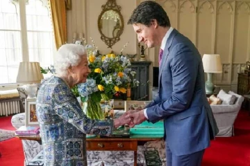 உடுத்திய உடையால் உக்ரைனுக்கு ஆதரவு தெரிவித்த ராணியார்: வெளிவரும் புதிய தகவல்