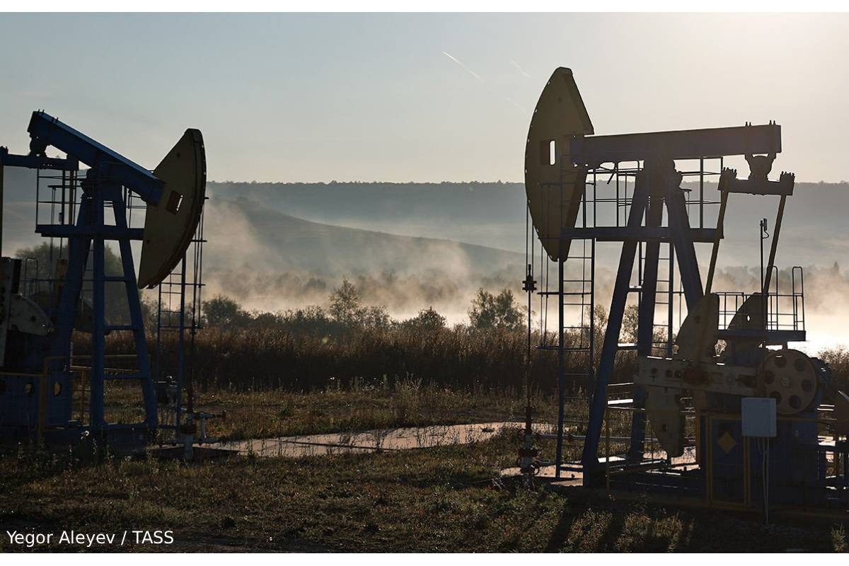 russia forced oil production reduce of drone strikes