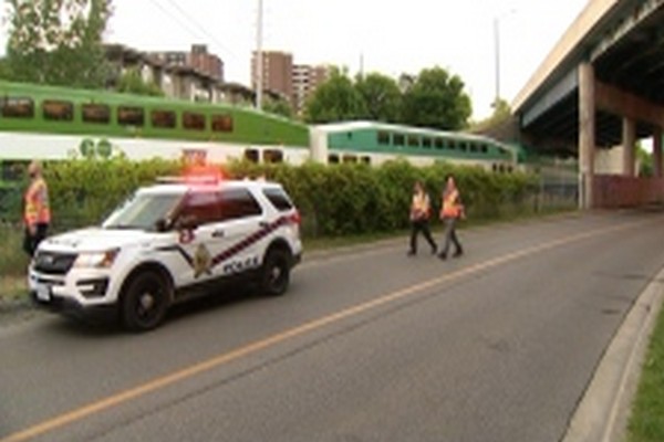 கனடாவில் ரயிலில் மோதுண்ட 4 வயது சிறுமிக்கு நேர்ந்த அவலம் | Child Dead After Being Hit By Go Train