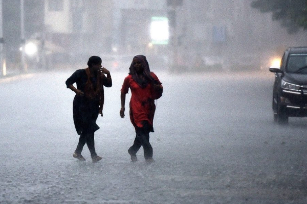 தமிழகத்தில் இன்று எந்தெந்த மாவட்டங்களில் மழை பெய்யும்- வானிலை மையம் | Rain Warning In 5 Districts Of Tamil Nadu