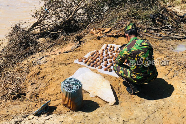 கிண்ணியாவில் குழியொன்றிலிருந்து மீட்கப்பட்ட பெருமளவு ஆயுதங்கள் | Weapons Recovered From A Pit In Kinnia