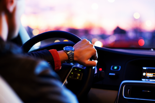 சட்டவிரோத குடியேறிகளுக்கு செக்: ஓட்டுநர் உரிமம் பெற ட்ரம்ப் அதிரடித் தடை | Driving Licence For Illegal Immigrants In The Usa