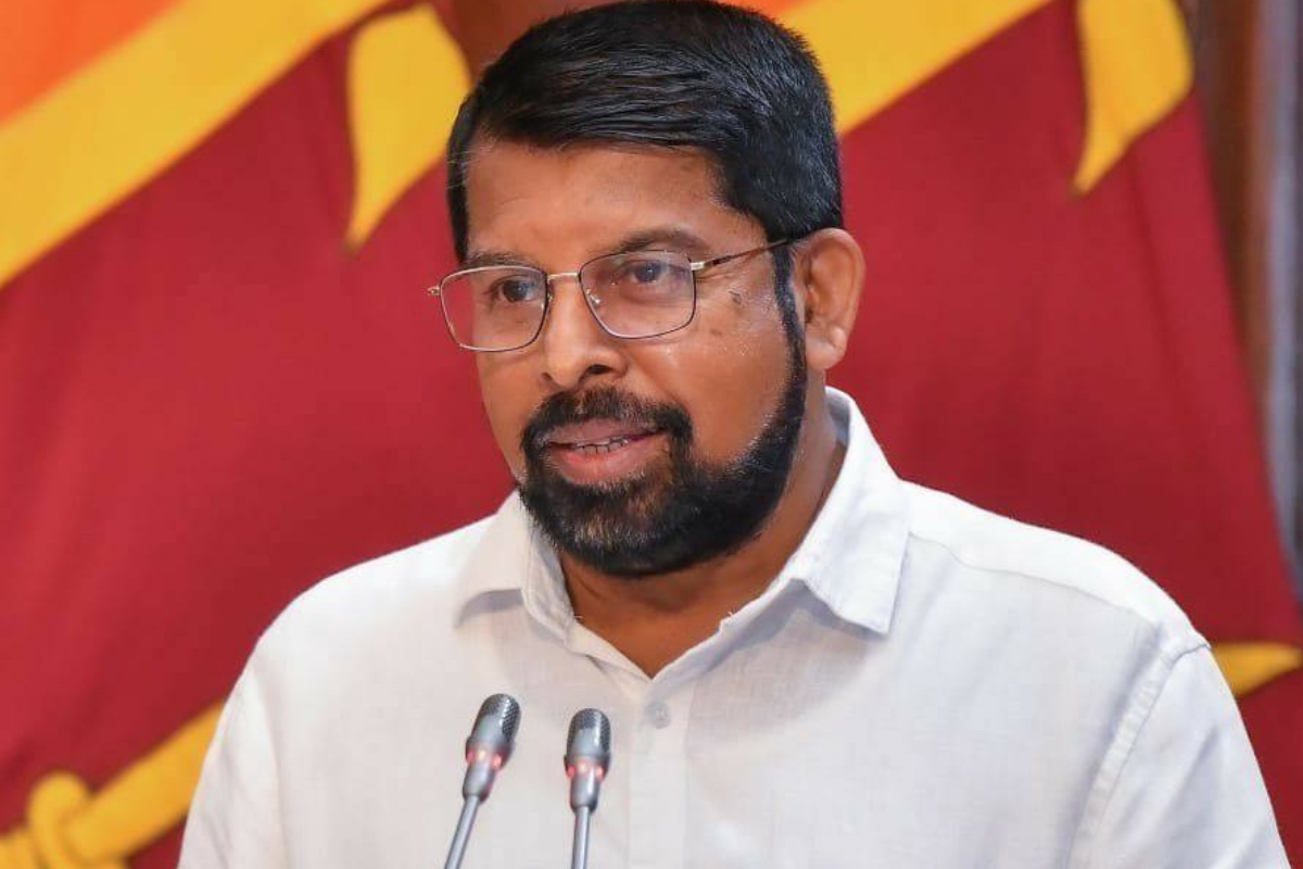 எரிபொருள் ஒதுக்கீட்டை குறைத்து கொண்ட ஆளுங்கட்சி அமைச்சர்கள்! | Ministers Oil Stipends Cut By One Third