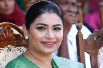 ஹரின் பிரியாவிடை ; வெற்றிடத்துக்கு ஹிருணிகா பிரேமசந்திர!