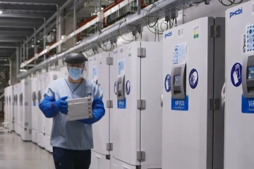 பைசர் தடுப்பூசிகளை  குளிர்சாதன பெட்டியில் சேமிக்க அமெரிக்கா அனுமதி