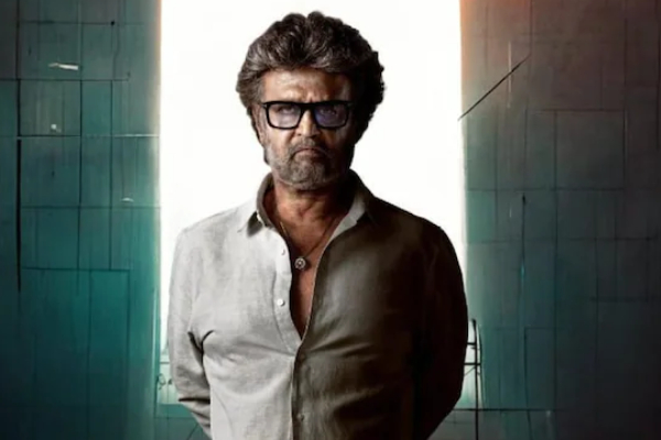 கொட்டும் மழையில் ரஜினி வீட்டின் முன் நிற்கும் ரசிகர்கள்! லதா ரஜினி வைத்த வேண்டுகோள் | Latha Rajinikanth Request To Superstar Fans கொட்டும் மழையில் ரஜினி வீட்டின் முன் நிற்கும் ரசிகர்கள்! லதா ரஜினி வைத்த வேண்டுகோள் | Latha Rajinikanth Request To Superstar Fans