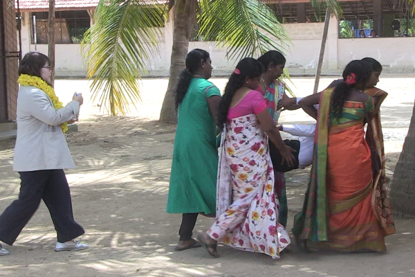 கிளிநொச்சி பாடசாலையில் திடீரென மயங்கிய மாணவியால் பரபரப்பு! | A Student Suddenly Fainted In Kilinochchi School