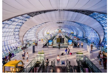 விமானத்தில் பயணிக்க துணிந்த கொரோனா நோயாளி - தடுத்து நிறுத்திய அதிகாரிகள்