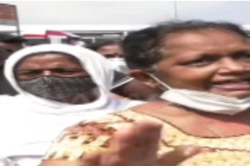 ஒரு குடும்பமே சேர்ந்து முழு நாட்டையும் சீரழிக்கின்றது- தாய் ஒருவரின் கதறல்!