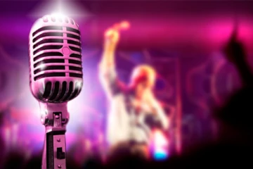 கொழும்பில் சர்ச்சைக்குரிய பாடகரால் இசை நிகழ்ச்சியில் குழப்பம்