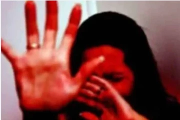 இயற்கைக்கு மாறான உறவில் கணவன்; அத்துமீறிய மாமனார் - இளம்பெண் கதறல்!