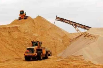 மகாவலியில் மணல் கடத்தலுக்கு அதிகாரிகளின் அனுமதி