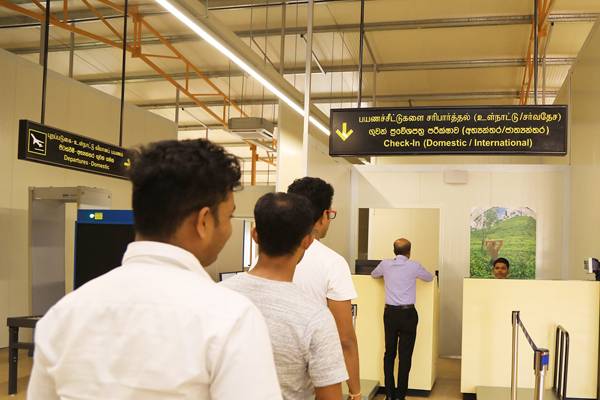 கட்டணம் குறைப்பு; பெரும் மகிழ்ச்சியை ஏற்படுத்திய தகவல்! | Fee Reduction Very Happy Information Jaffna Flight