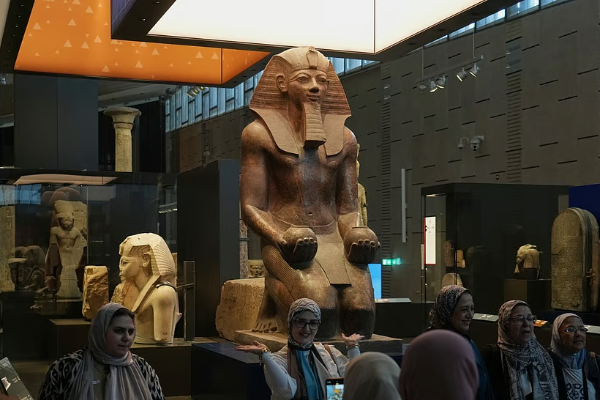 எகிப்தில் உலகின் மிகப்பெரிய தொல்லியல் அருங்காட்சியகம் திறப்பு | World S Largest Archaeological Museum Opens Egypt