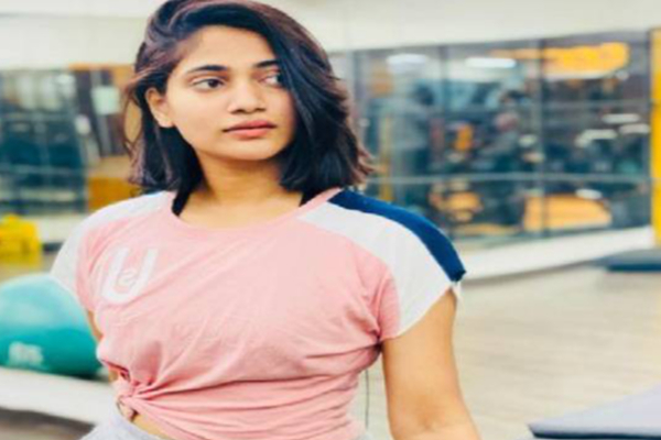 உடல் எடையைக் குறைத்து அசத்தல் அழகில் காட்சியளிக்கும் லாஸ்லியா | Losliya Loses Weight And Looks Stunning உடல் எடையைக் குறைத்து அசத்தல் அழகில் காட்சியளிக்கும் லாஸ்லியா | Losliya Loses Weight And Looks Stunning