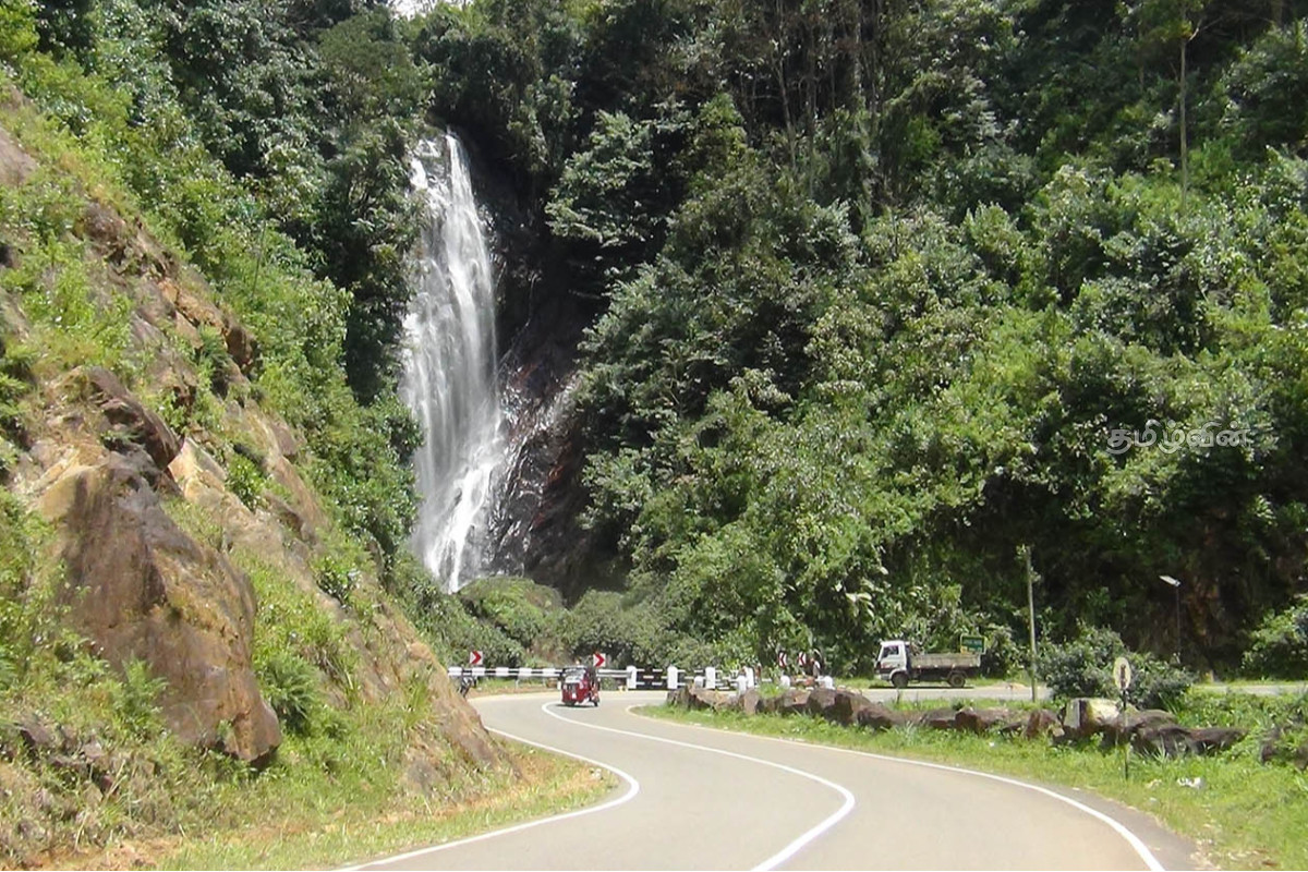 மூன்று உயிர்களை காவுகொண்ட மோஹினி எல்ல பகுதியில் எடுக்கப்பட்டுள்ள நடவடிக்கை | Security Fence In The Mohini Ella Area மூன்று உயிர்களை காவுகொண்ட மோஹினி எல்ல பகுதியில் எடுக்கப்பட்டுள்ள நடவடிக்கை | Security Fence In The Mohini Ella Area