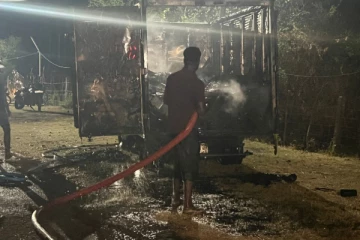 தமிழர் பகுதியில் சப்பறத் திருவிழாவுக்கு வந்த வாகனத்திற்கு நேர்ந்த அசம்பாவிதம்