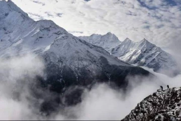 எவெரெஸ்ட் மலையேற்றத்துக்கு தடை விதித்த சீனா அரசாங்கம்