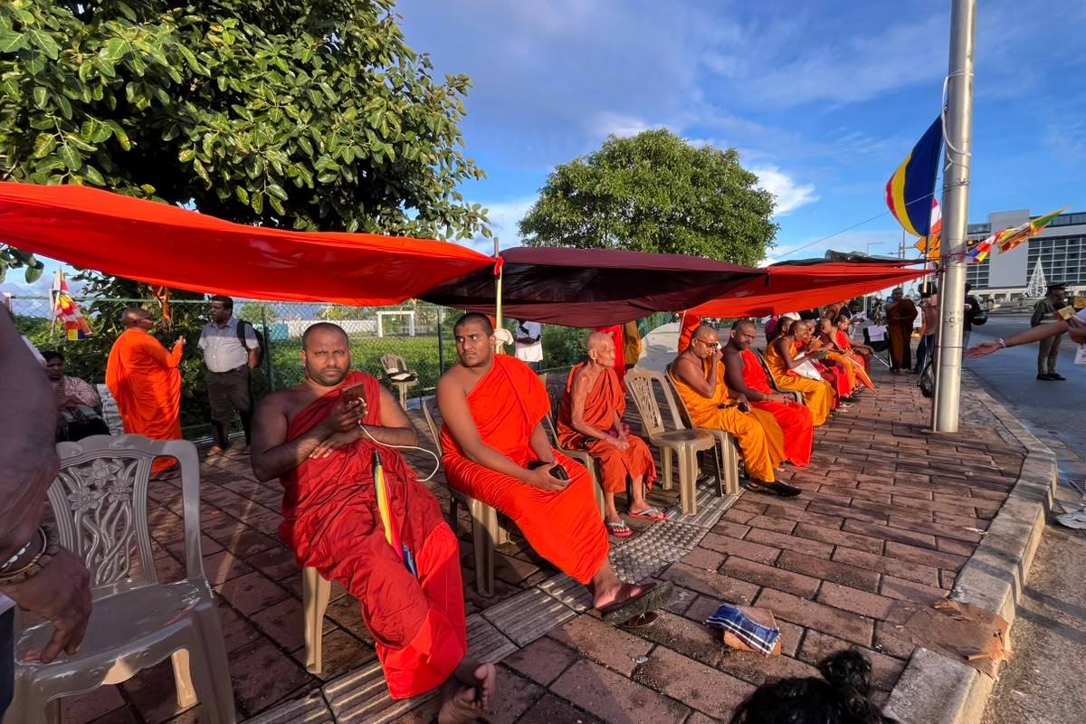 ஞானசார தேரருக்காக ஆயிரம் காவி உடைகள்! ஜனாதிபதிக்கு கஸ்ஸப தேரரின் கடுமையான எச்சரிக்கை.. | Kassappa Thero Press Meet Aboy The Protest