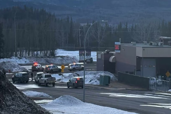 கனடா பாடசாலையில் இடம்பெற்ற கோர துப்பாக்கிசூடு : சந்தேகநபர் அடையாளம் காணப்பட்டார் | Canada Gun Shooting Police Identify Suspect