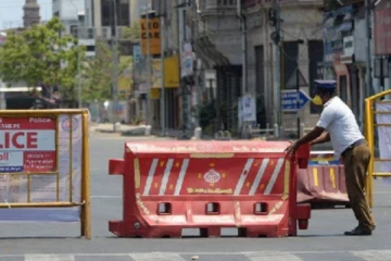 தமிழகத்தில் ஏப்ரல் 30 வரை தடை நீடிப்பு; சர்வதேச விமான போக்குவரத்துக்கும் தடை