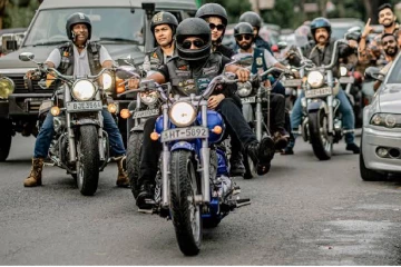 නව නීතියක් - ආයේ කිසිසේත් මේ විදිහට යතුරු පැදි පැදීම තහනම් නීතිය වහාම ක්‍රියාත්මක වේ