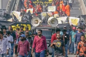 கொழும்பில் ஆயிரக் கணக்கில் திரண்ட மாணவர்கள் - கண்ணீர்ப்புகைத் தாக்குதலால் பதற்றம் (Video)