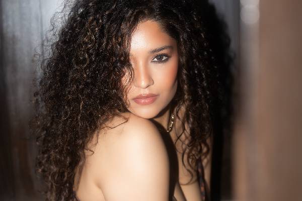 நடிகை ரித்திகா சிங்கின் ரீசண்ட் புகைப்படங்கள்.. இதோ.. | Actress Ritika Singh Recent Photoshoot Post