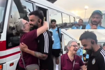 நீயும் என் மகன்தான்ப்பா- கோலியை கட்டியணைத்து முத்தமிட்ட ஜோஷ்வாவின் தாய்!