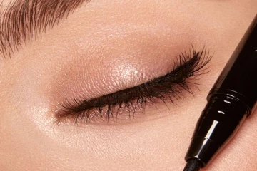 2 எளிதான பொருட்களை வைத்து எப்படி Eyeliner செய்வது?