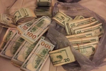 ஒரே ஒரு மின்னஞ்சலால் மிகப்பெரிய கோடீஸ்வரரான நபர்! தரை துடைக்க சென்றவருக்கு நடந்தது என்ன?