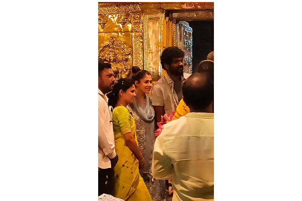 கோவிலுக்கு சென்ற இடத்தில் நயன்தாராவிற்கு காத்திருந்த இன்ப அதிர்ச்சி, புகைப்படத்துடன் இதோ | Nayanthara Vigensh Shivan At Chennai Temple