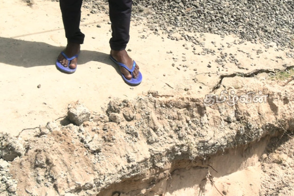 தாளையடி நன்னீர் திட்ட அதிகாரிகளுக்கும் பகுதி மக்களுக்கும் இடையே முறுகல் நிலை | Thalaiadi Freshwater Project Officials Residents