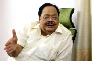 விமானத்தில் ஏறிய அமைச்சர் துரைமுருகனுக்கு திடீர் நெஞ்சுவலி - மருத்துவமனையில் அனுமதி