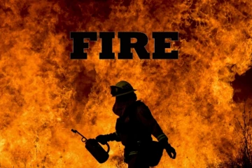 ගින්නකින් නිවාස 12ක් සම්පූර්ණයෙන් විනාශ වෙයි..