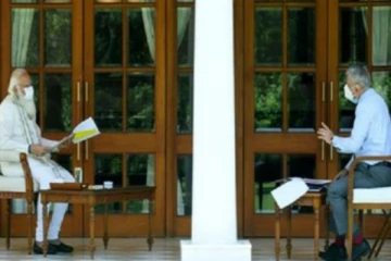 கொரோனாவை எதிர்கொள்ள முப்படைகள்: பிரதமர் மோடி- ராணுவத் தளபதி திடீர் சந்திப்பு