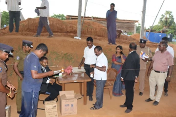 கொக்குத்தொடுவாய் மனித புதைகுழி ஏழாம் நாள் அகழ்வுப் பணி!