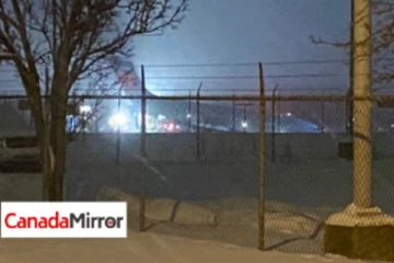 அமெரிக்காவில் ஓடுபாதையை நோக்கி சென்ற விமானம் விபத்து: பயணிகளிடையே பதற்றம்