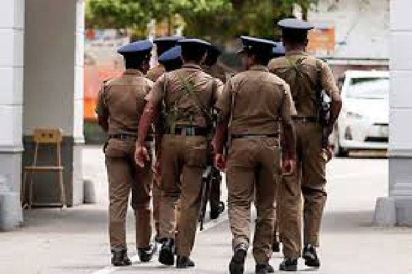 மட்டக்களப்பு கடற்கரையில் கரையொதுங்கிய ஆணின் சடலம் | Body Of Man Washed Ashore On Batticaloa Beach மட்டக்களப்பு கடற்கரையில் கரையொதுங்கிய ஆணின் சடலம் | Body Of Man Washed Ashore On Batticaloa Beach