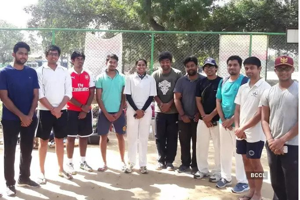 தனுஷ் பட நடிகை நிஜத்தில் ஒரு கிரிக்கெட் வீராங்கனையா? - ரசிகர்களை ஆச்சரியப்படுத்திய புகைப்படம் | Cinema