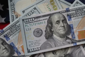 ශ්‍රී ලංකා රුපියලේ වටිනාකම ඩොලරයට සාපේක්ෂව පහළ බහින හේතු.