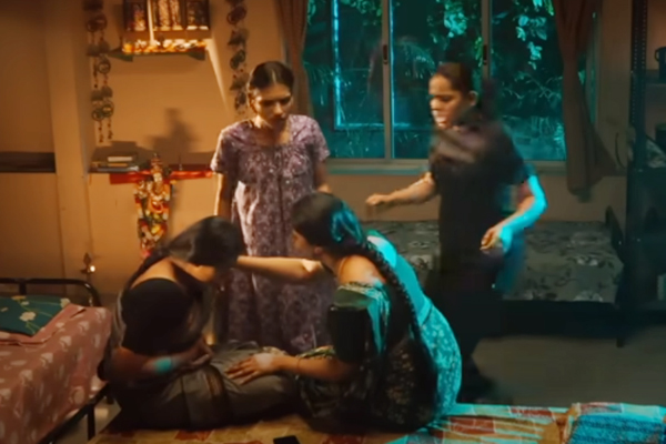 Singappenne: அடுத்தடுத்து சறுக்கலை சந்திக்கும் ஆனந்தி... வலியால் துடிக்கும் கொடுமை | Singappenne Ananthi Sudden Stomach Pain New Promo