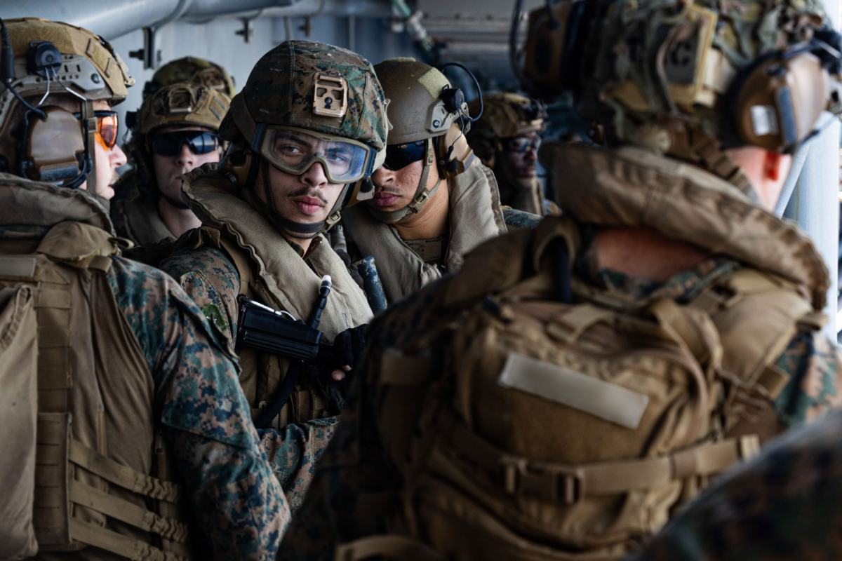 ஈராக் போருக்குப் பின் மத்தியக்கிழக்கில் குவிக்கப்பட்ட ஆயிரக்கணக்கான அமெரிக்க துருப்புக்கள் | Too Much Us Troops Deployed Midleeast Afteriraqwar