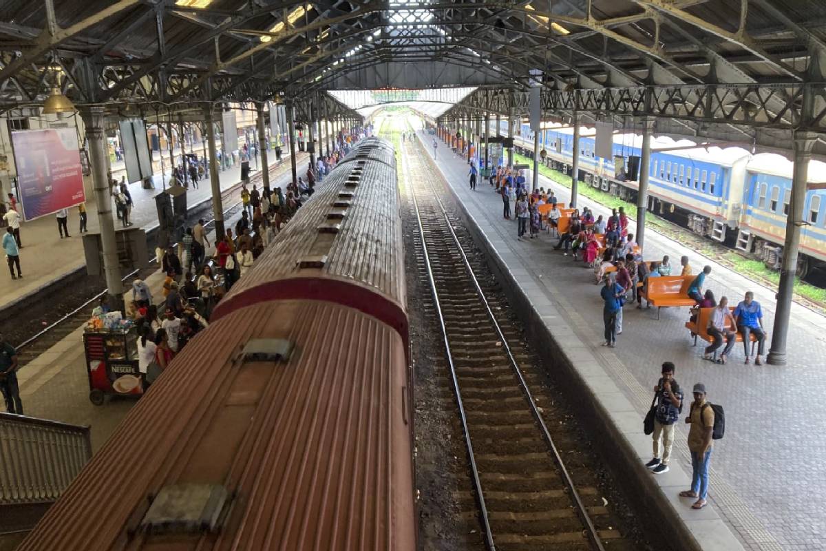 முடிவுக்கு வந்த ரயில் வேலைநிறுத்தம் ; விடுக்கப்பட்டுள்ள எச்சரிக்கை | Railway Strike Ends Warning Issued முடிவுக்கு வந்த ரயில் வேலைநிறுத்தம் ; விடுக்கப்பட்டுள்ள எச்சரிக்கை | Railway Strike Ends Warning Issued