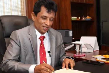මෝටර් රථ ප්‍රවාහන දෙපාර්තමේන්තුවේ ලොක්කා CID අත්අඩංගුවට