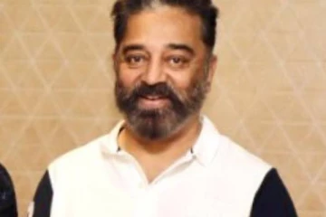 கிப்ட் கொடுப்பார்ன்னு பாத்தா இச் கொடுத்த கமல் ஹாசன்! யோசித்து பார்க்காத நடிகர்..