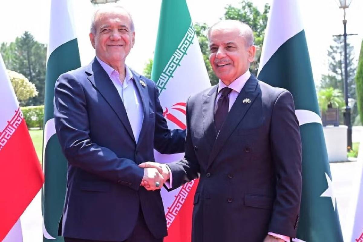 பாகிஸ்தான் சென்றடைந்தார் ஈரான் ஜனாதிபதி | Iranian President Arrives In Pakistan பாகிஸ்தான் சென்றடைந்தார் ஈரான் ஜனாதிபதி | Iranian President Arrives In Pakistan