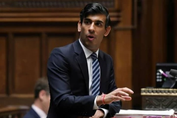 அகதிகளை நாடு கடத்தும் திட்டம்; ரிஷி சுனக் மசோதாவுக்கு எதிர்ப்பு